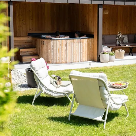 Podhalanka Jacuzzi & Sauna - Drewniany Dom Dla 20 Osob 木屋